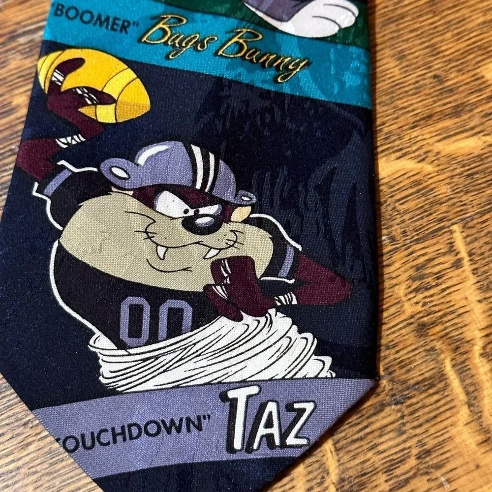 Looney Tunes All-Star Quarterbacks Football Mens Neck Tie Bugs Taz Navy